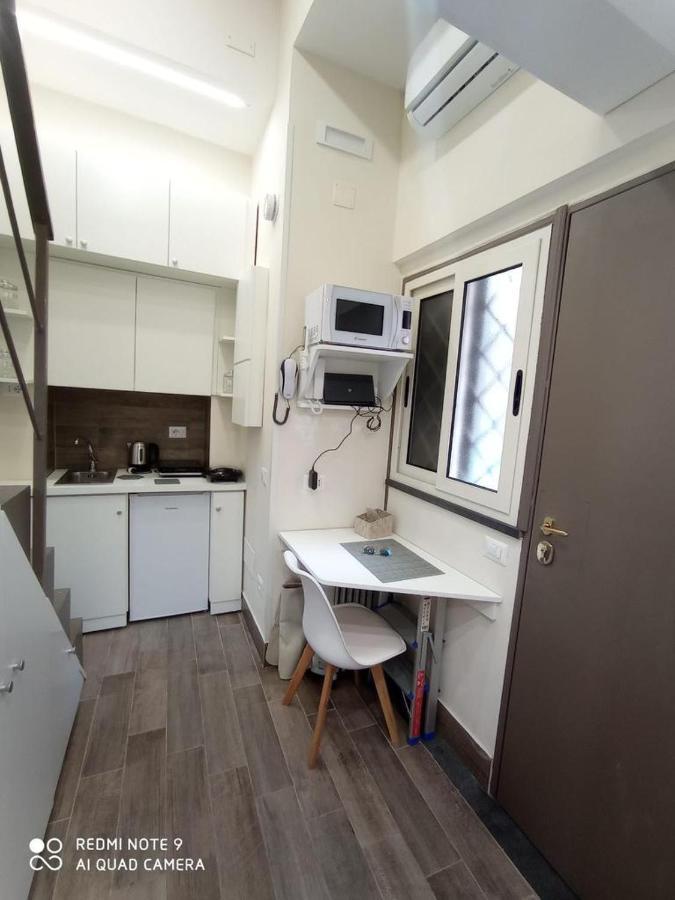 The Small House In Naples Apartment Bagian luar foto