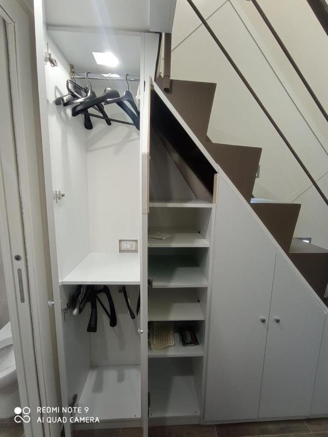 The Small House In Naples Apartment Bagian luar foto